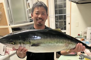 驚きの大漁！大物ブリをみんなで堪能
